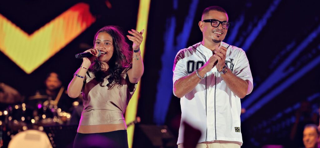 عمرو دياب وابنته جانا خلال أول ظهور إعلاني لها