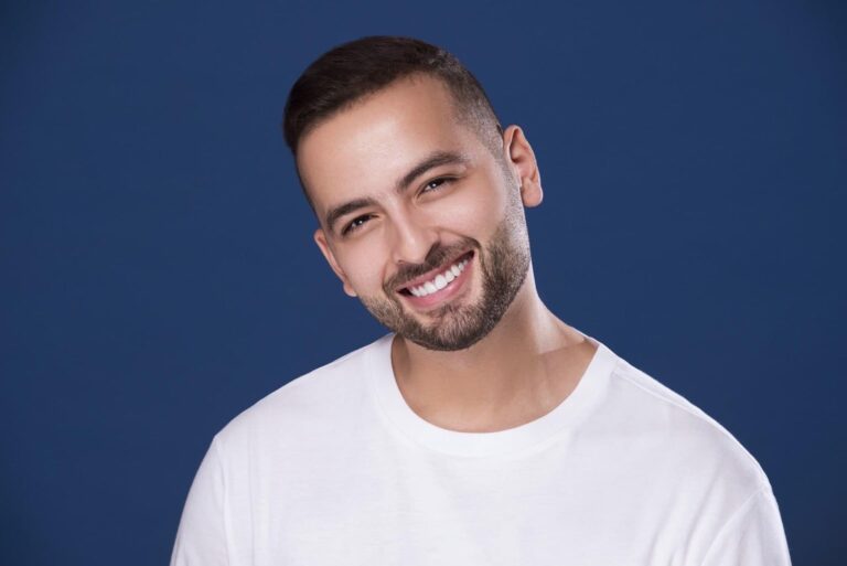 أمينوكس يدخل عالم التمثيل والسينما