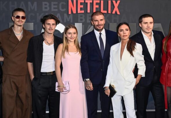 بروكلين بيكهام مع والديه ديفيد وفيكتوريا وسط خلافات عائلية