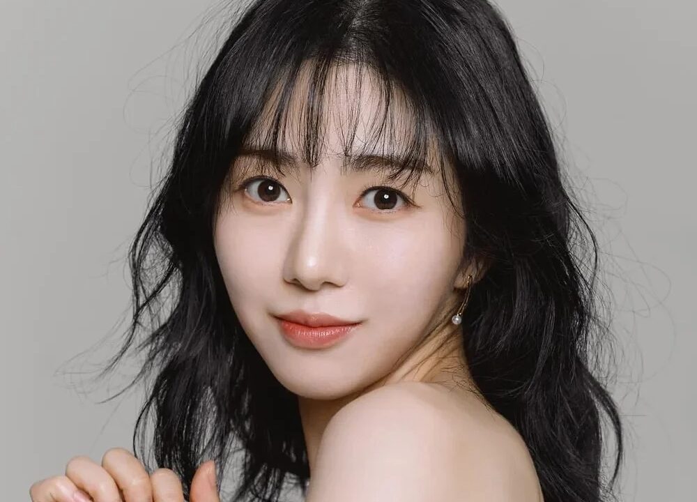 كيونغ مينا بعد تعرضها لحروق نتيجة إجراء تجميلي