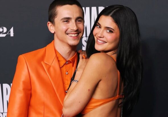 Kylie Jenner ترتدي خاتم ألماسي يثير شائعات خطوبتها مع Timothée Chalamet